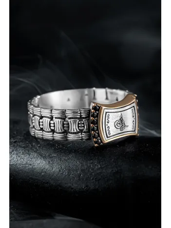 Erkek Gümüş Yüzük - Örgü Model Zirkon Taşlı Osmanlı Tuğrası İşlemeli Erkek Yüzük Erkek Gümüş Yüzük - Örgü Model Zirkon Taşlı Osmanlı Tuğrası İşlemeli Erkek Yüzük