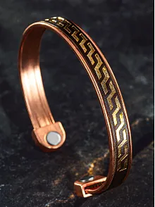 Erkek Kadın Bakır Bileklik - Altın Kaplama Hakiki Deri Omega Desenli Mıknatıslı Metal Kutu Doğal
