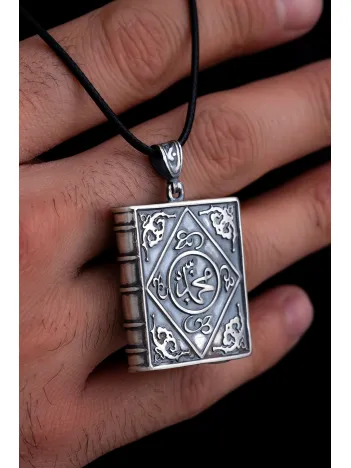 Erkek Gümüş Kolye - Orta Boy Gümüş Allah Ve Muhammed Yazılı Kitap Model Muska Haznesi Cevşen