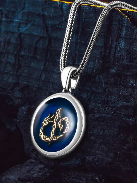 925 Ayar Gümüş Mavi Vav Elif İşlemeli Yuvarlak Kolye Tilki Kuyruğu Zincirli Model 925 Ayar Gümüş Mavi Vav Elif İşlemeli Yuvarlak Kolye Tilki Kuyruğu Zincirli Model