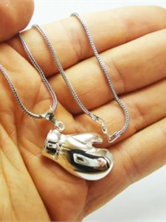 Büyük Boy Boks Eldiveni Gümüş Erkek Kolye