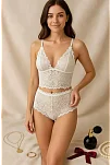 Kadın Beyaz Dantel Bralet Şort Takımı – Romantik Ve Zarif İç Giyim Kadın Beyaz Dantel Bralet Şort Takımı – Romantik Ve Zarif İç Giyim