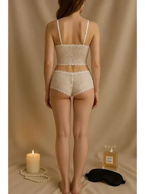 Kadın Beyaz Dantel Bralet Şort Takımı – Romantik Ve Zarif İç Giyim Kadın Beyaz Dantel Bralet Şort Takımı – Romantik Ve Zarif İç Giyim