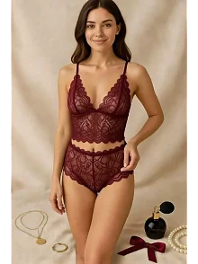 Kadın Bordo Dantel Bralet Şort Takımı – Asil Ve Sofistike İç Giyim Kadın Bordo Dantel Bralet Şort Takımı – Asil Ve Sofistike İç Giyim
