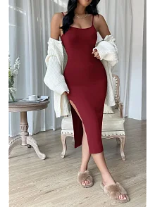 Kadın Bordo Yırtmaçlı Diz Altı Vücüdu Saran Gecelik