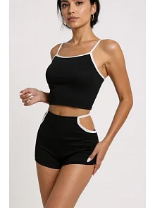Kadın Siyah Beyaz Şortlu Cut-out Detaylı Gecelik Takımı – Modern, Konforlu Ve Günlük Kombinlere Uygun Kadın Siyah Beyaz Şortlu Cut-out Detaylı Gecelik Takımı – Modern, Konforlu Ve Günlük Kombinlere Uygun