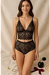 Kadın Siyah Dantel Bralet Şort Takımı – Şık, Zarif Ve Feminen İç Giyim Kadın Siyah Dantel Bralet Şort Takımı – Şık, Zarif Ve Feminen İç Giyim