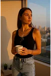 Kadın Siyah Kolsuz Kalın Askılı Uzun Crop Top Bluz & Atlet – Şık, Rahat Ve Kolay Kombinlenebilir Kadın Siyah Kolsuz Kalın Askılı Uzun Crop Top Bluz & Atlet – Şık, Rahat Ve Kolay Kombinlenebilir
