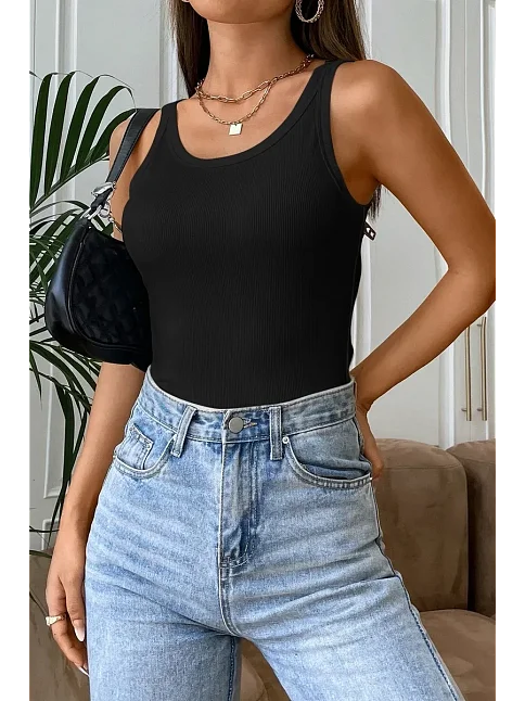 Kadın Siyah Kolsuz Kalın Askılı Uzun Crop Top Bluz & Atlet – Şık, Rahat Ve Kolay Kombinlenebilir Kadın Siyah Kolsuz Kalın Askılı Uzun Crop Top Bluz & Atlet – Şık, Rahat Ve Kolay Kombinlenebilir