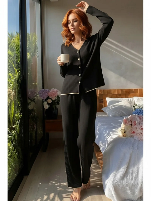 Premium Kadın Fitilli Pijama Takımı – Siyah Gold Biye Detaylı, Yumuşak Dokulu Ev Şıklığı