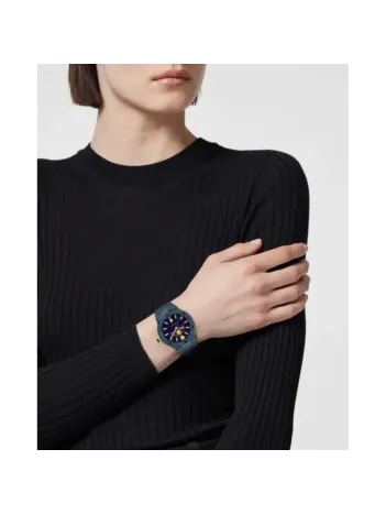 Versace VRSCVE7G00423 Kadın Kol Saati VE7G00423