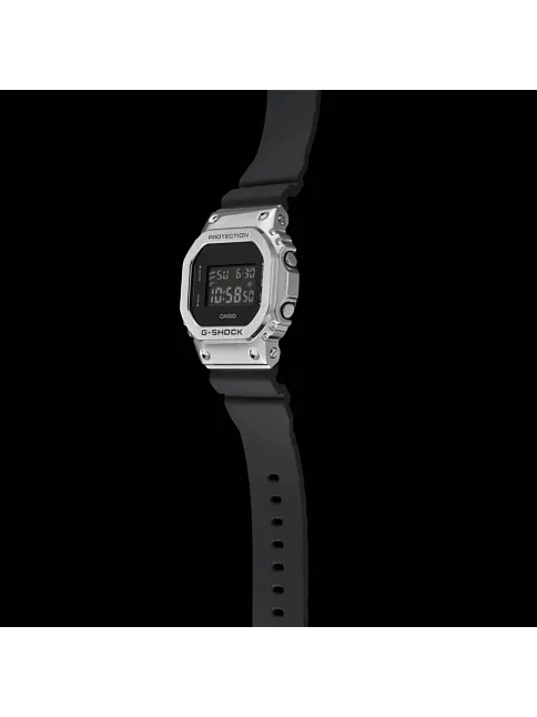 Casio G-Shock GM-5600-1DR Erkek Kol Saati