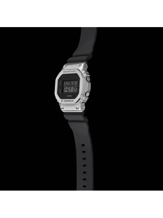 Casio G-Shock GM-5600-1DR Erkek Kol Saati