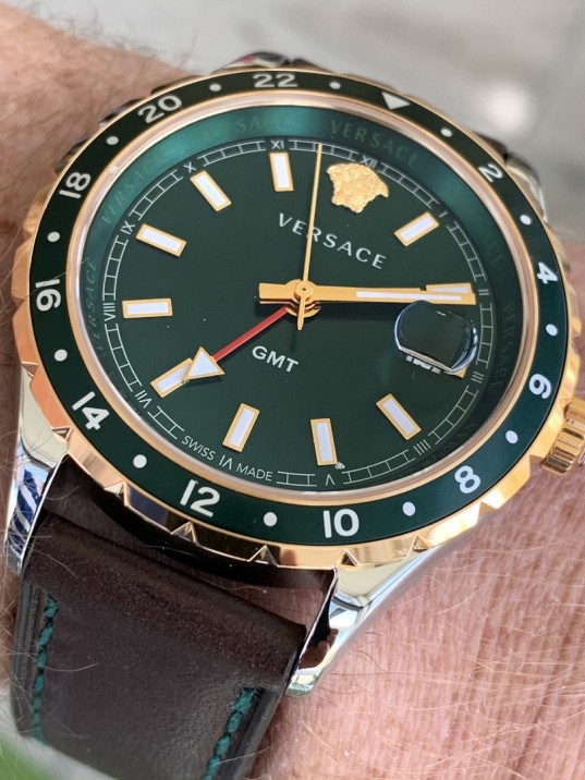 Versace VRSCV11090017 Erkek Kol Saati V11090017 Versace VRSCV11090017 Erkek Kol Saati V11090017