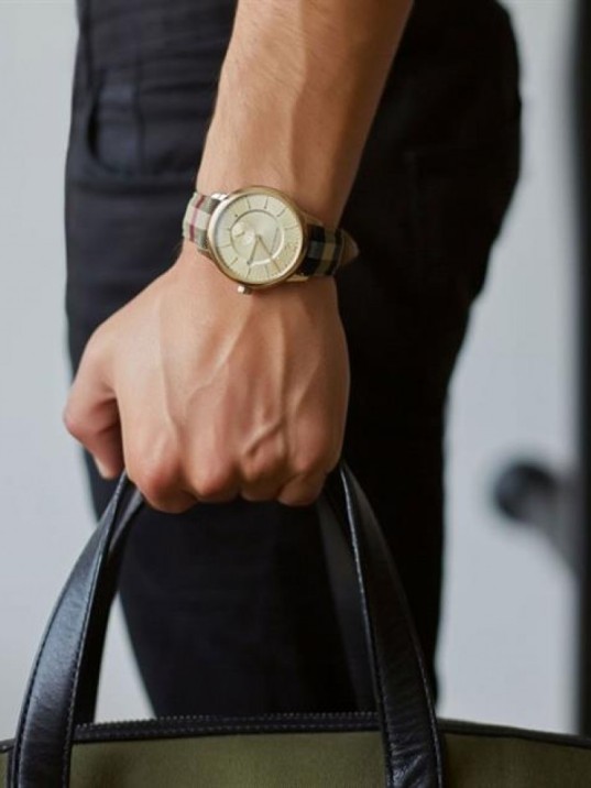 Burberry BU10001 Erkek Kol Saati