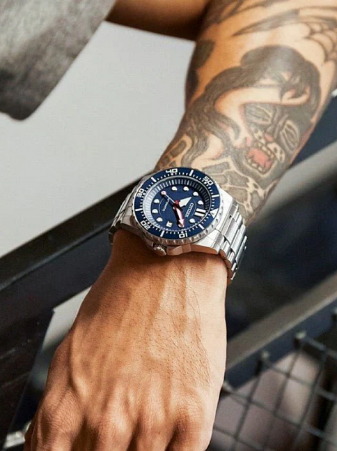 Citizen NJ0121-89L Erkek Kol Saati