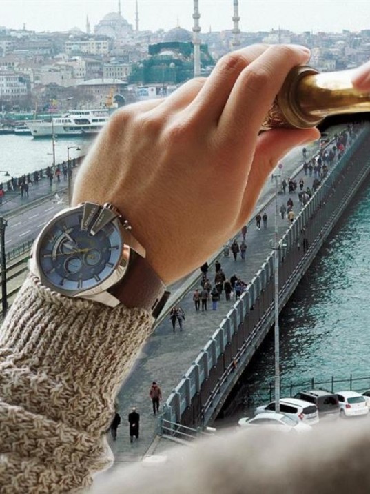 Diesel DZ4281 Erkek Kol Saati