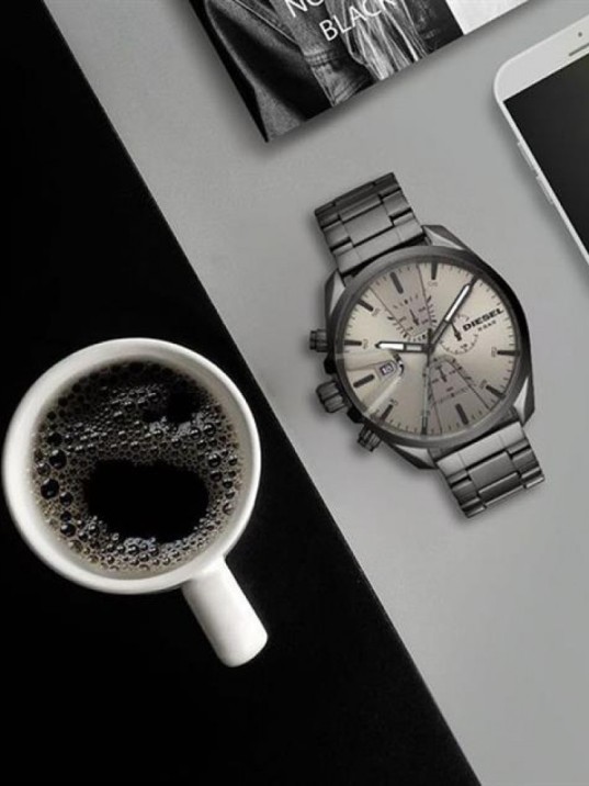 Diesel DZ4484 Erkek Kol Saati