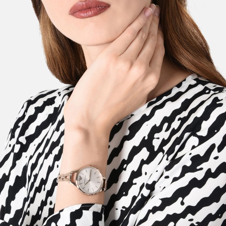 Emporio Armani AR11055 Kadın Kol Saati Emporio Armani AR11055 Kadın Kol Saati