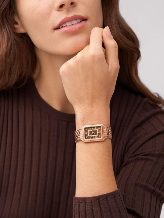 Fossil FES5323 Kadın Kol Saati Fossil FES5323 Kadın Kol Saati