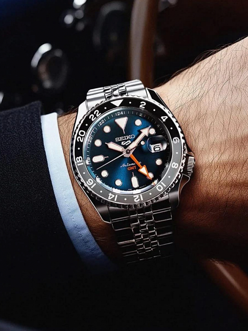 Seiko 5 Sports Otomatik GMT SSK045K Erkek Kol Saati SSK045K1