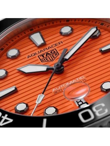 TAG Heuer Aquaracer Professional WBP201F.BA0632 300 Orange Diver Erkek Kol Saati TAG Heuer Aquaracer Professional WBP201F.BA0632 300 Orange Diver Erkek Kol Saati