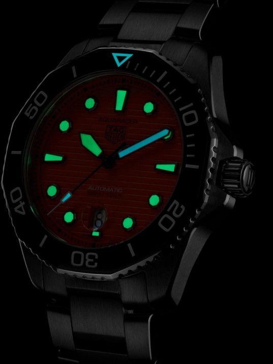 TAG Heuer Aquaracer Professional WBP201F.BA0632 300 Orange Diver Erkek Kol Saati TAG Heuer Aquaracer Professional WBP201F.BA0632 300 Orange Diver Erkek Kol Saati