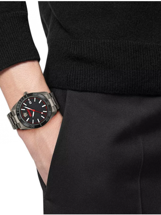 Versace V-Dome VRSCVE8E00724 Erkek Kol Saati VE8E00724