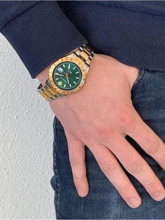 Versace VRSCV11050016 Erkek Kol Saati