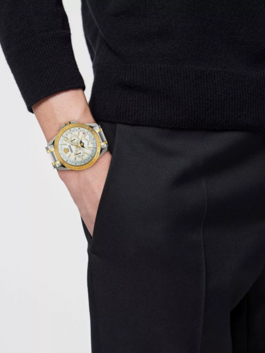 Versace VRSCVE0K00225 Erkek Kol Saati