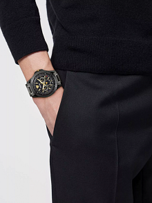 Versace VRSCVE0K00525 Erkek Kol Saati