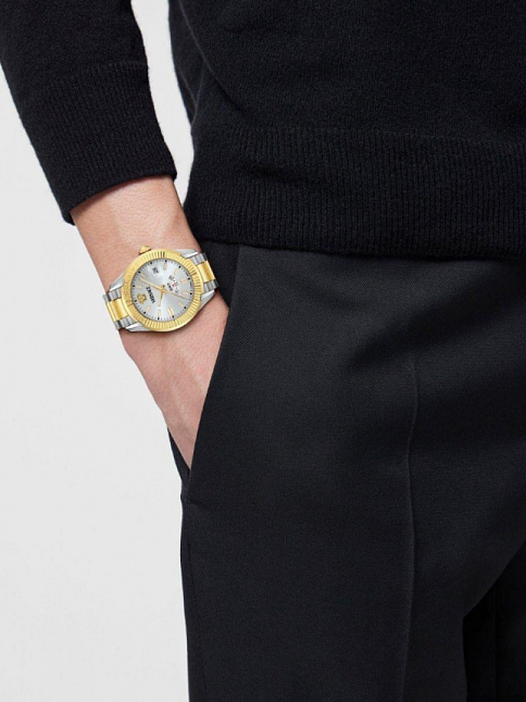 Versace VRSCVE0U00325 Erkek Kol Saati
