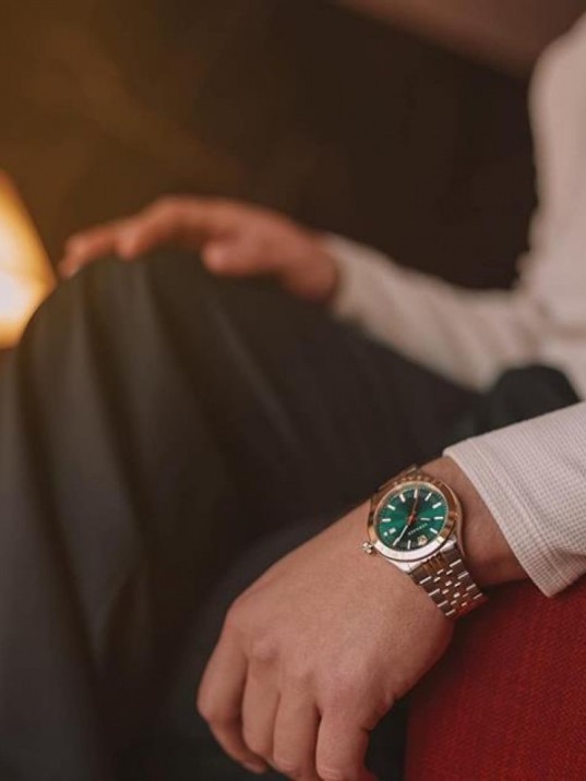 Versace VRSCVEVK00620 Erkek Kol Saati