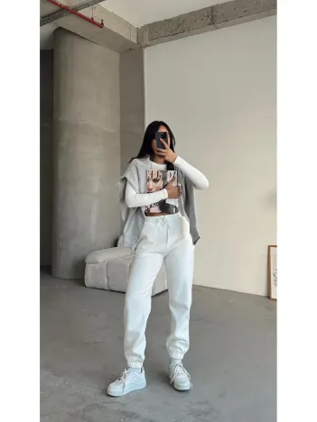 3 İplik Şardonlu Paça Lastikli Eşofman Beyaz İs001 3 İplik Şardonlu Paça Lastikli Eşofman Beyaz İs001