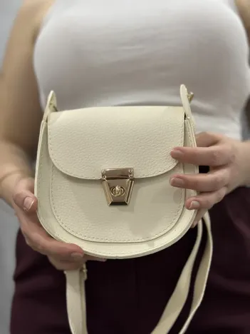 Klasik Kapaklı Bej Cilt Çanta