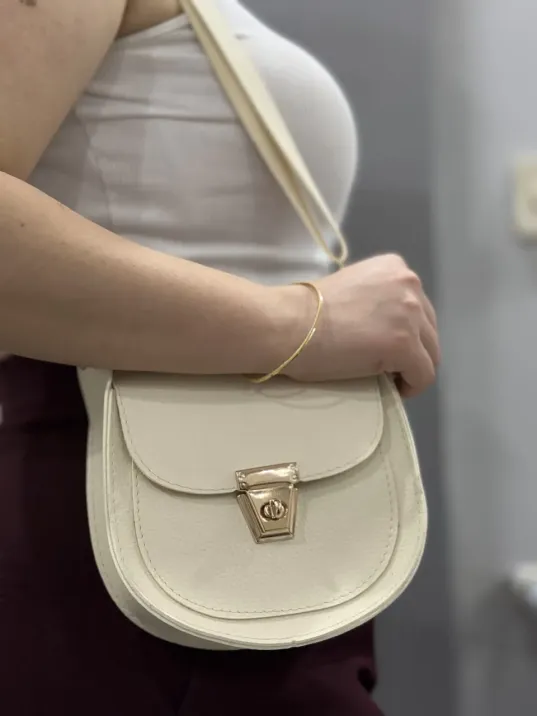 Klasik Kapaklı Bej Cilt Çanta