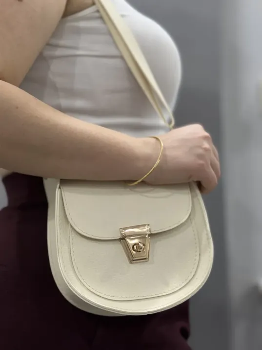 Klasik Kapaklı Bej Cilt Çanta