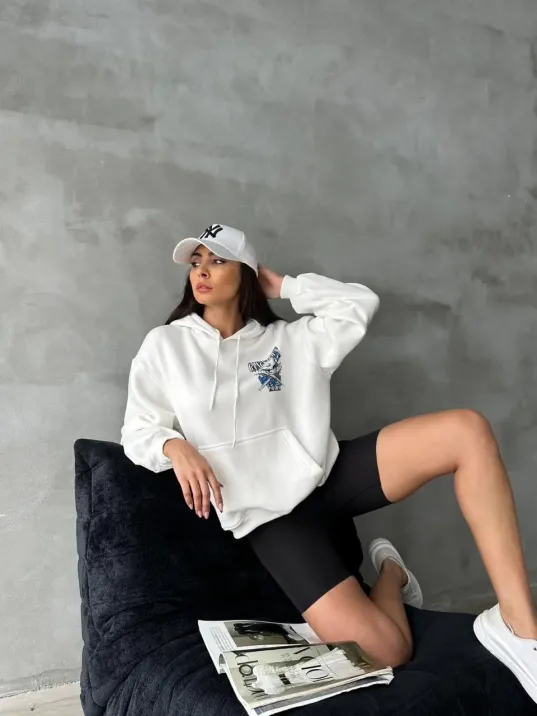 3 İplik Şardonlu Oversize Kafa Baskılı Sweat Beyaz 3 İplik Şardonlu Oversize Kafa Baskılı Sweat Beyaz