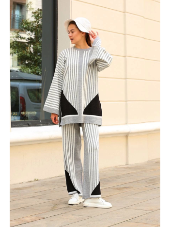 Çizgili bisiklet yaka triko takım Gri Çizgili bisiklet yaka triko takım Gri