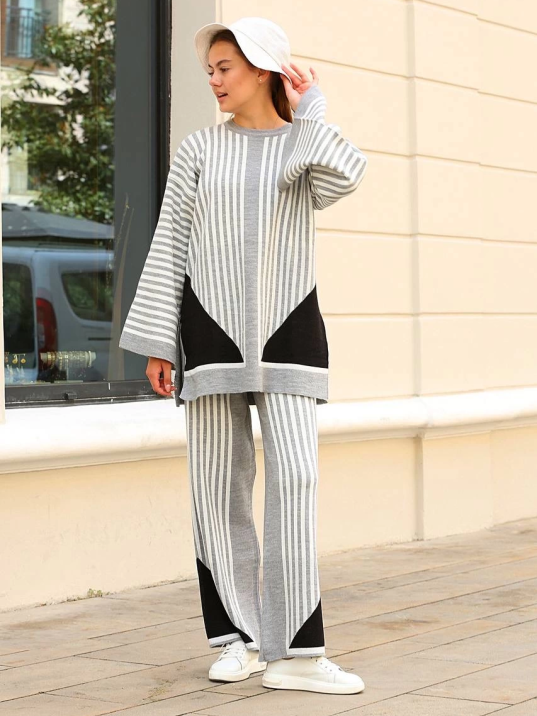 Çizgili bisiklet yaka triko takım Gri Çizgili bisiklet yaka triko takım Gri