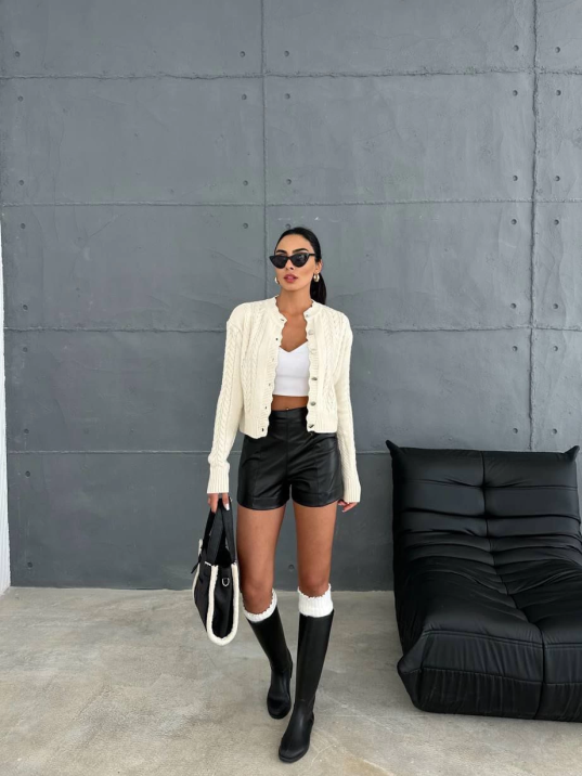 Düğme detaylı hırka ekru Düğme detaylı hırka ekru