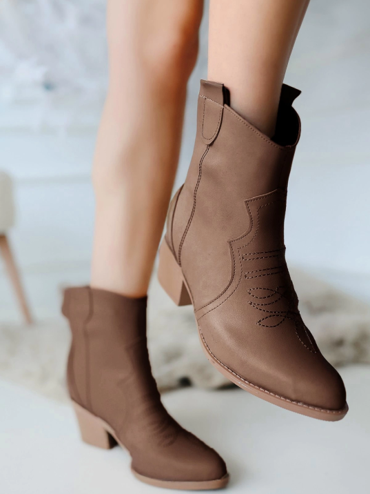 Akver Kahverengi Cilt Topuklu Bot