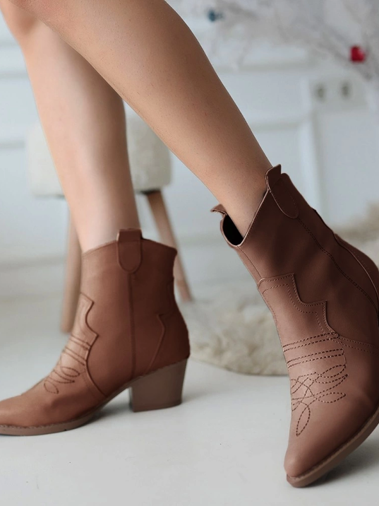 Akver Kahverengi Cilt Topuklu Bot