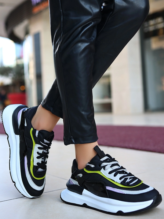 Aleh Siyah Cilt Lila Detaylı Spor Ayakkabı Aleh Siyah Cilt Lila Detaylı Spor Ayakkabı
