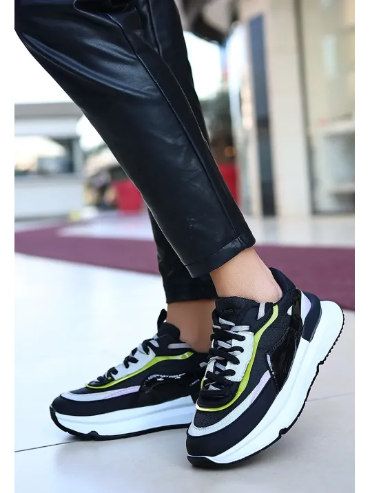 Aleh Siyah Cilt Lila Detaylı Spor Ayakkabı