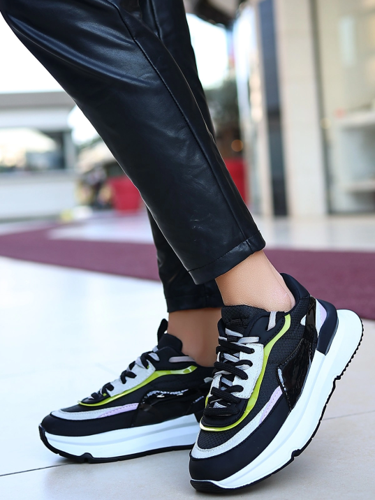 Aleh Siyah Cilt Lila Detaylı Spor Ayakkabı Aleh Siyah Cilt Lila Detaylı Spor Ayakkabı