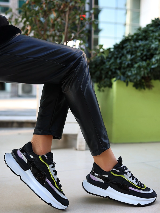 Aleh Siyah Cilt Lila Detaylı Spor Ayakkabı Aleh Siyah Cilt Lila Detaylı Spor Ayakkabı