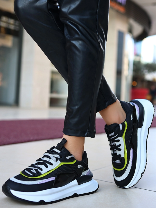 Aleh Siyah Cilt Lila Detaylı Spor Ayakkabı Aleh Siyah Cilt Lila Detaylı Spor Ayakkabı