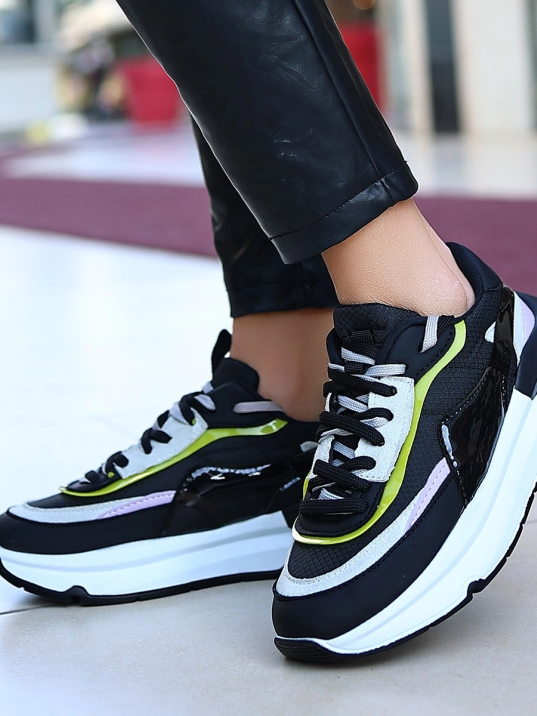 Aleh Siyah Cilt Lila Detaylı Spor Ayakkabı Aleh Siyah Cilt Lila Detaylı Spor Ayakkabı