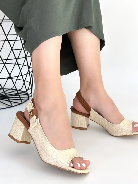 Alessi Bej Rugan Topuklu Ayakkabı Alessi Bej Rugan Topuklu Ayakkabı